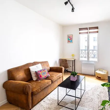Pied A Terre Proche De Gare De L'est *