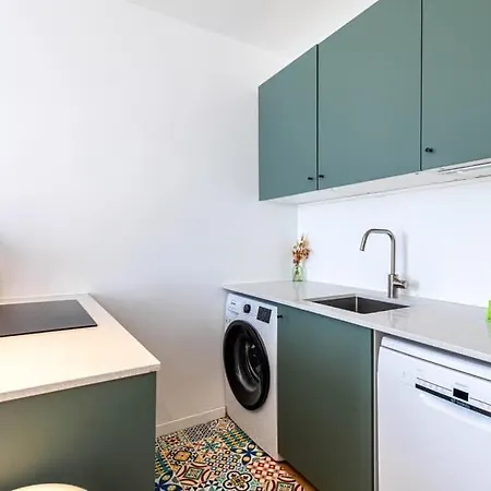 Pied A Terre Proche De Gare De L'est Апартаменты *