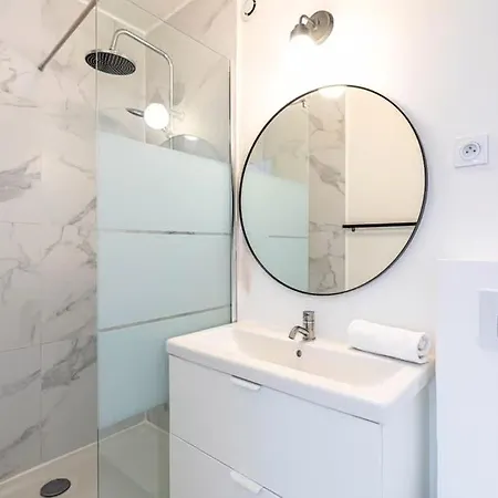 Pied A Terre Proche De Gare De L'est * Paris